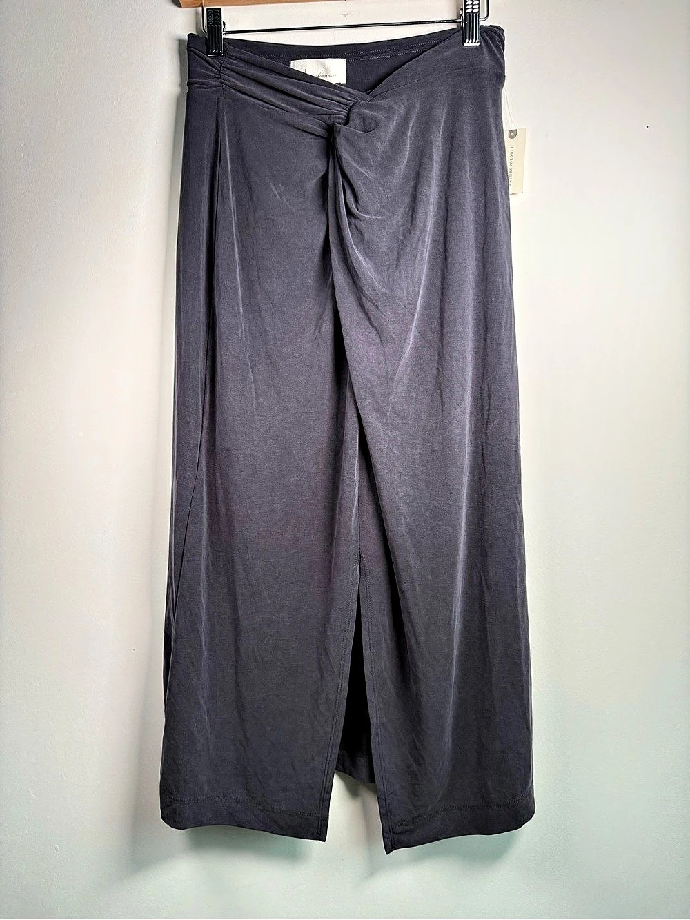 Anthropologie Skirt in black Size Small NWT